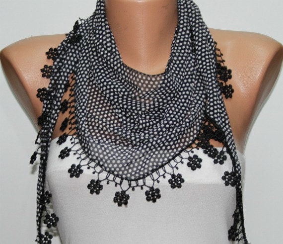 Polka dot Scarf - Cowl with Lace Edge