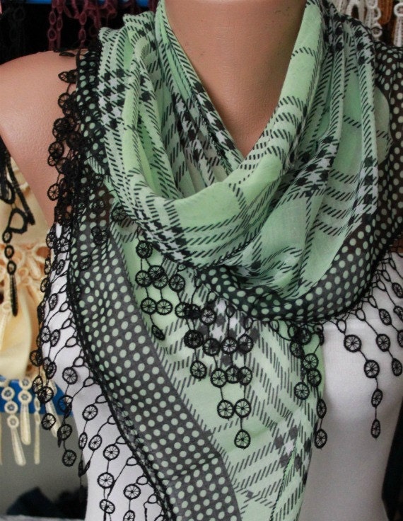 ON SALE -Mantis Plaid Scarf - Cotton Scarf Cowl with Lace Edge