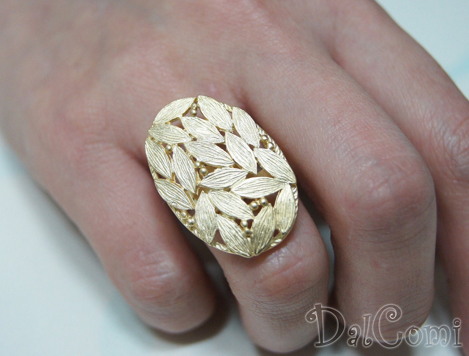 A51-Laurel Leaf Matte Gold Adjustable Ring