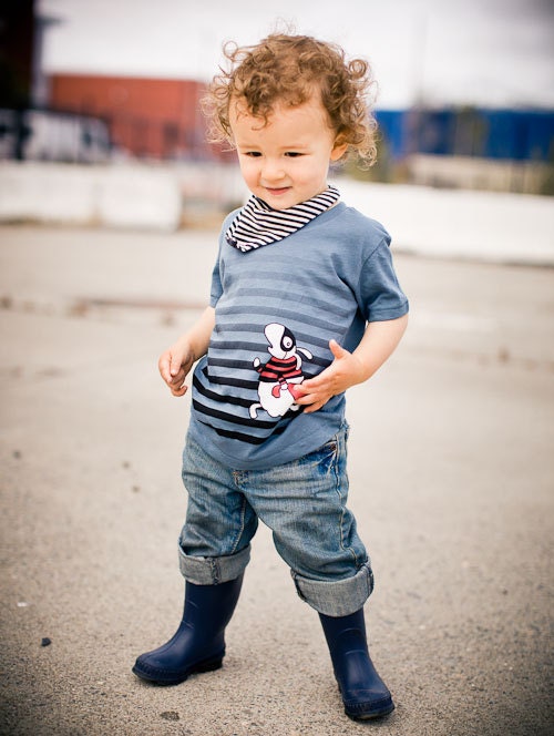 50% SALE- Bandit Sheep Organic Cotton T-shirt Tee for Kids, Boys and Girls (Vintage Blue)