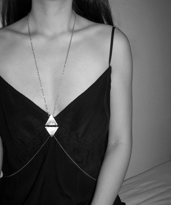 Body Harness Chains in Parallel Universe (No. 9)
