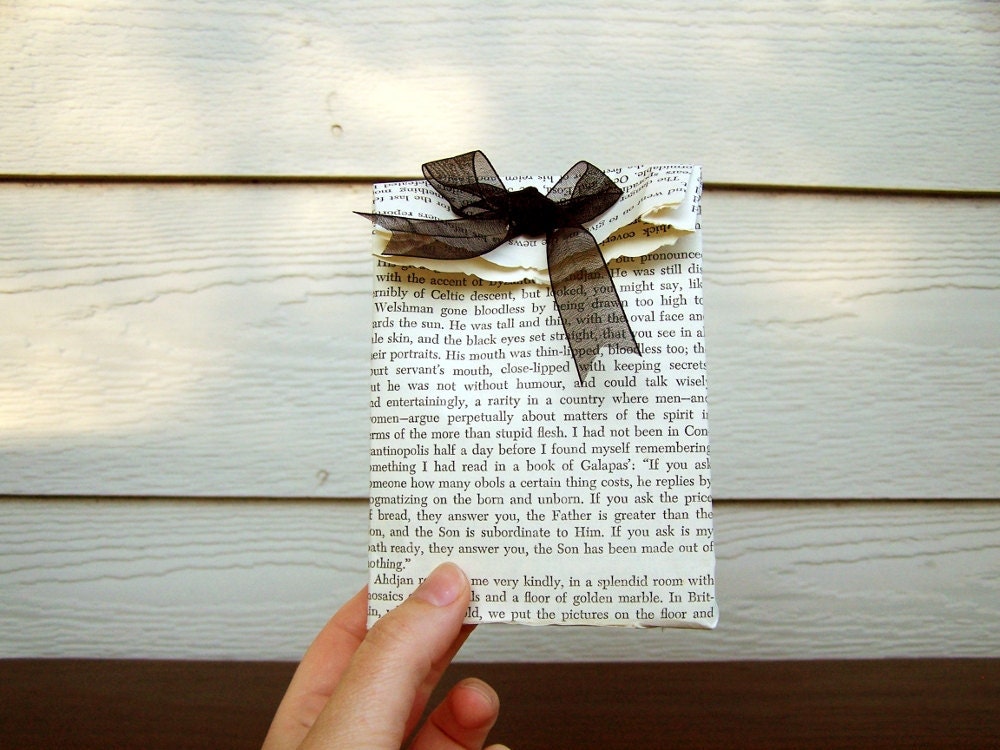 Vintage Book Gift Favor Bags - Set of 3 -Black Antique White -Vintage Wedding -Storybook Wedding -Librarian -Book Lover -Ecofriendly
