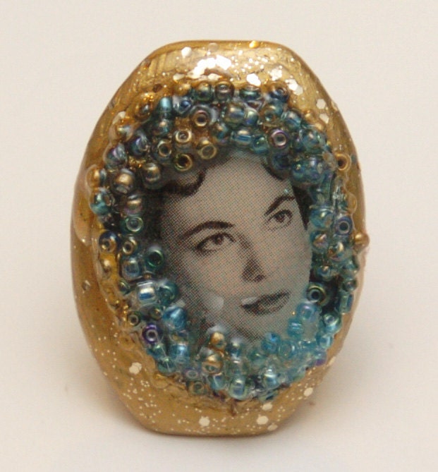 Cocktail Ring: Real Housewife of the 1950's
