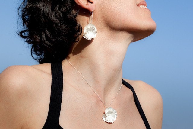 Simple Flower Necklace Unique Jewellery