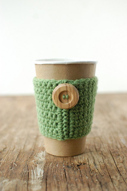 Green coffee cup cozy with wooden button by The Cozy Project - thecozyproject