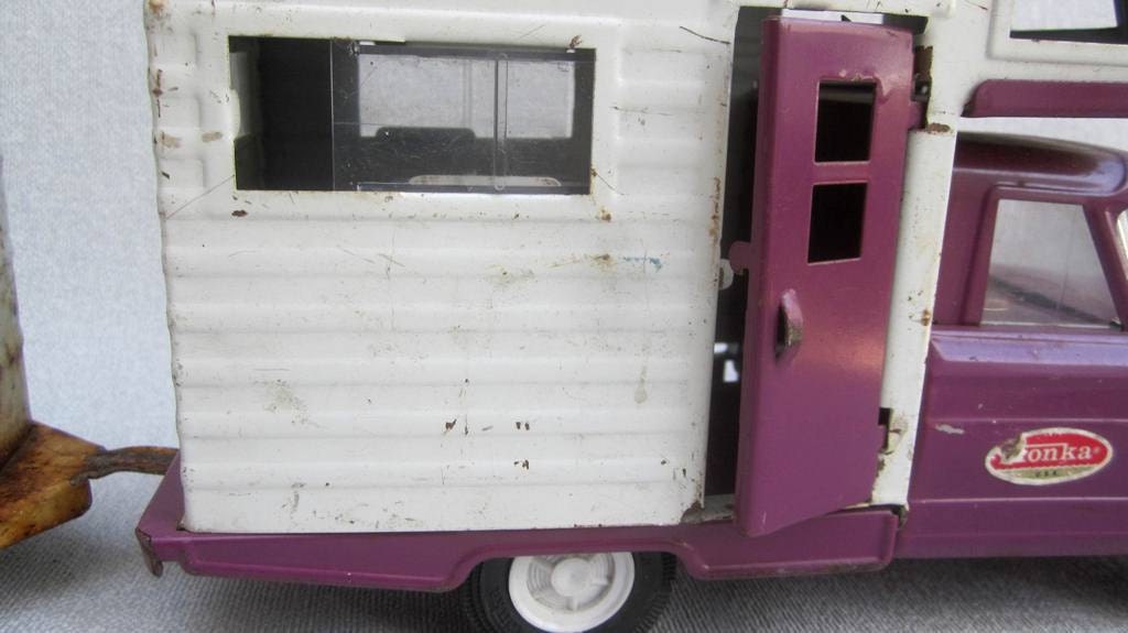 Purple Tonka Jeep Camper and Tonka Stables Horse Trailer With Black Horses