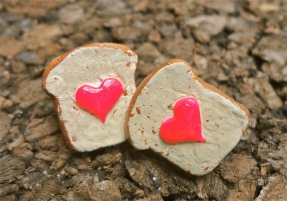Hunger Games: Peeta Bread Earrings