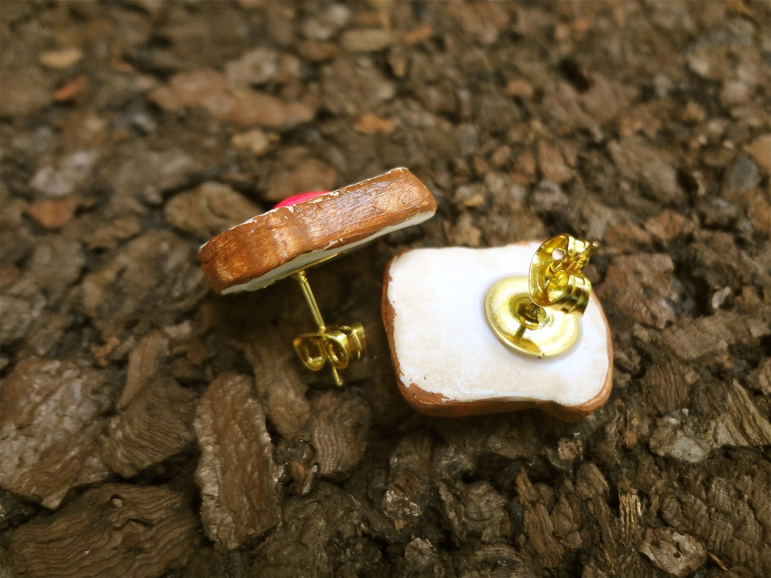 Hunger Games: Peeta Bread Earrings
