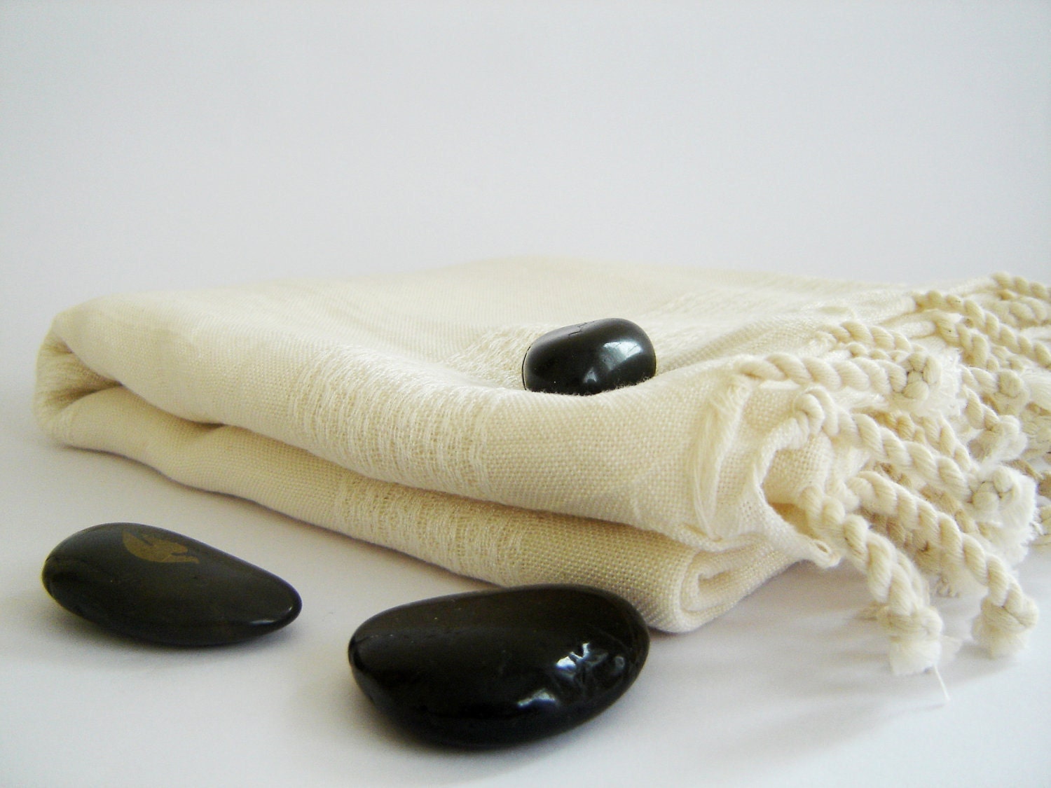Organic Silk-Cotton Elegant Beach Towel, Pareo, Sarong, on the boat, Peshtemal, White