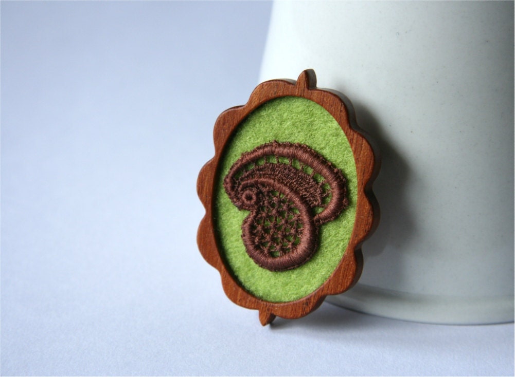 Vintage Chocolate Brown Lace on Pistachio Green Felt Wooden Brooch, Lace and Mahogany Series