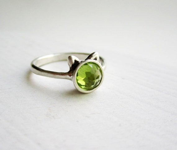 Green Cat Ring, Peridot and Sterling Silver Ring