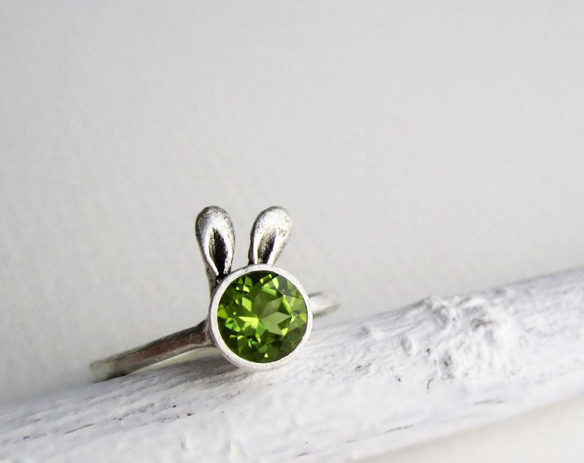 Green Bunny Peridot Sterling Silver Ring