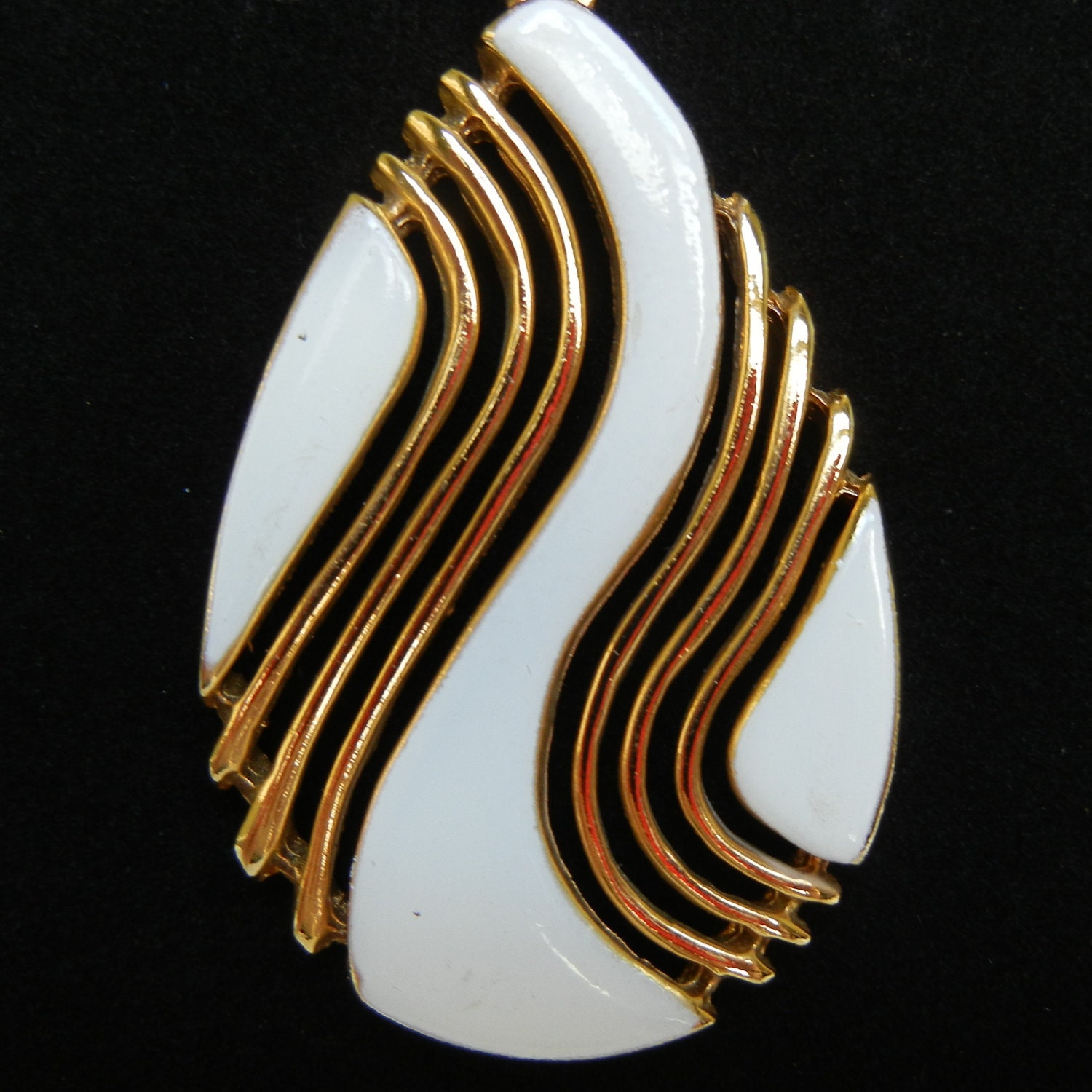 Vintage Mod Pendant Necklace JJ Jonette Jewelry 1980s