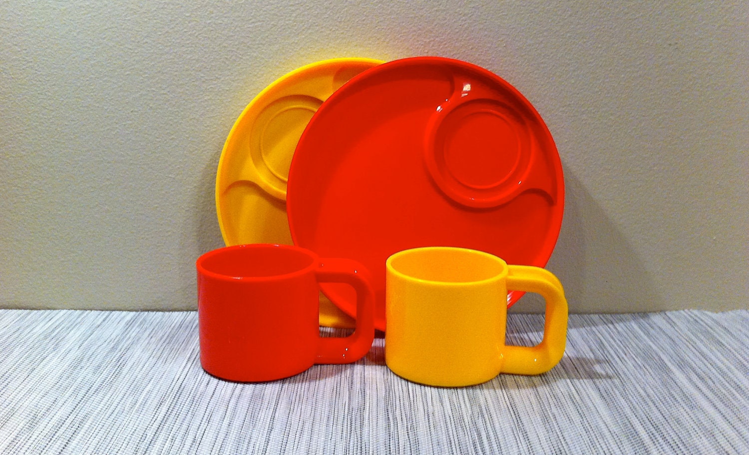Ingrid Chicago - Picnic Set - Plates and Cups