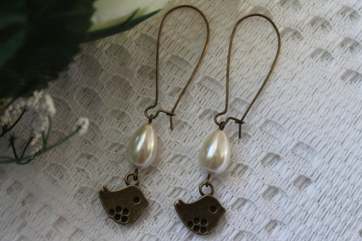 Vintage Bird with Teardrop Pearl Dangle Earrings
