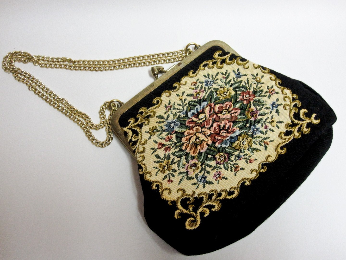 Vintage 1920s Kiss Lock Purse