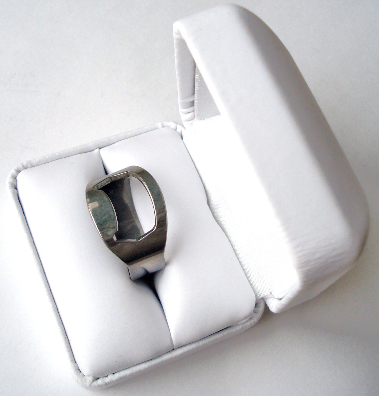 LAST ONE AVAILABLE Ring Bottle Opener, Gift Box Included, Guaranteed