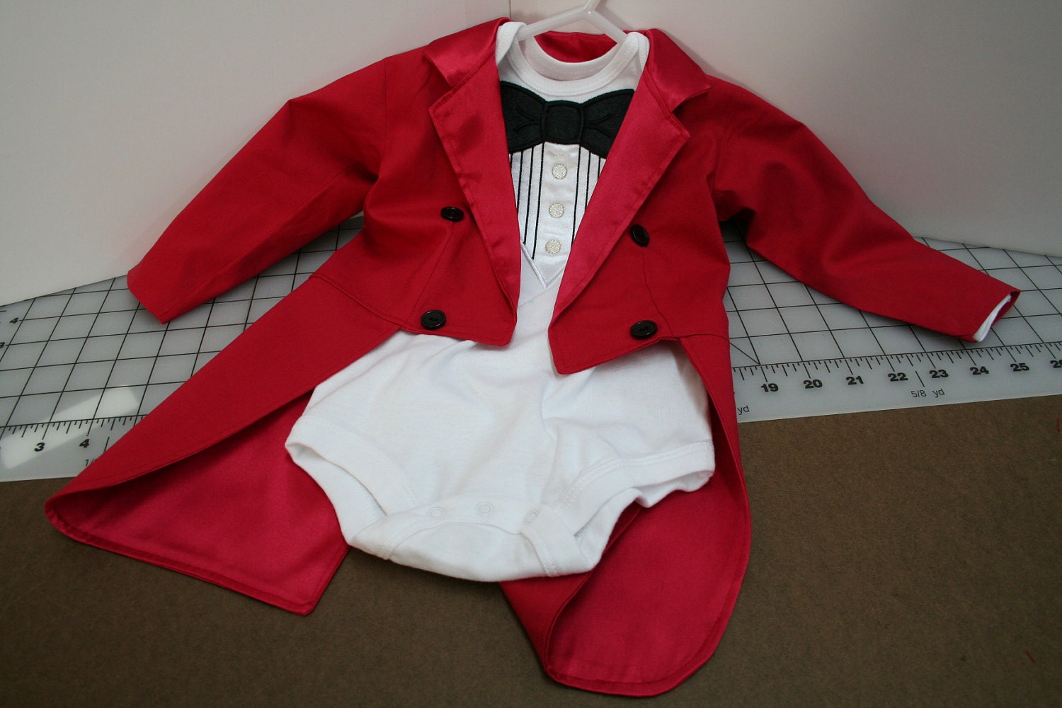 Circus Ringmaster Tuxedo Jacket with Tails - Fully Lined in Satin - Birthday, Wedding, Photo Prop, Circus Ringmaster, Christmas, New Year's