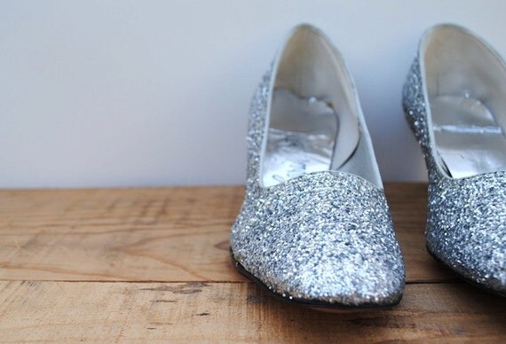 Vintage Shoes - Mod Silver Glitter Heels Pumps Size 10