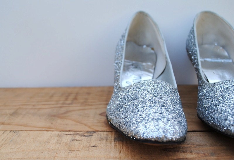 Vintage Shoes - Mod Silver Glitter Heels Pumps Size 10