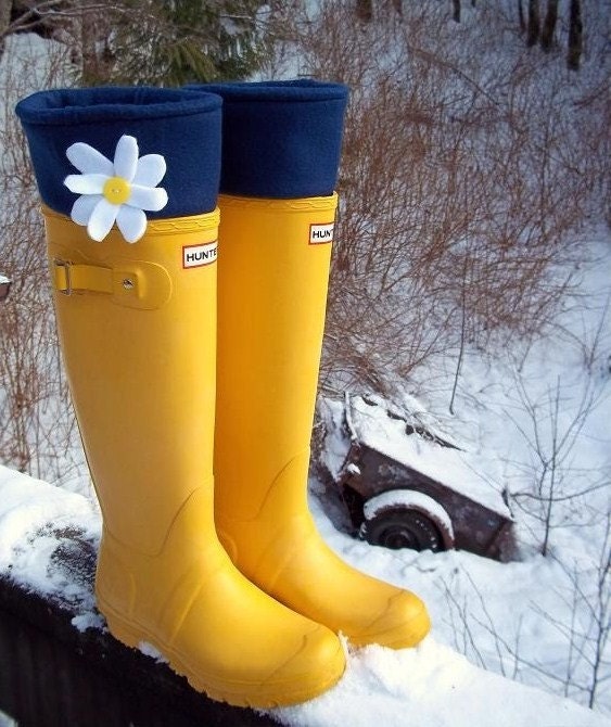 SLUGS Fleece Snow Rain Boot Liners Solid Navy with Daisy on the Cuff, Winter Fashion, Boot Cuff, Fleece Socks (Sm/Med 6-8 Boot)