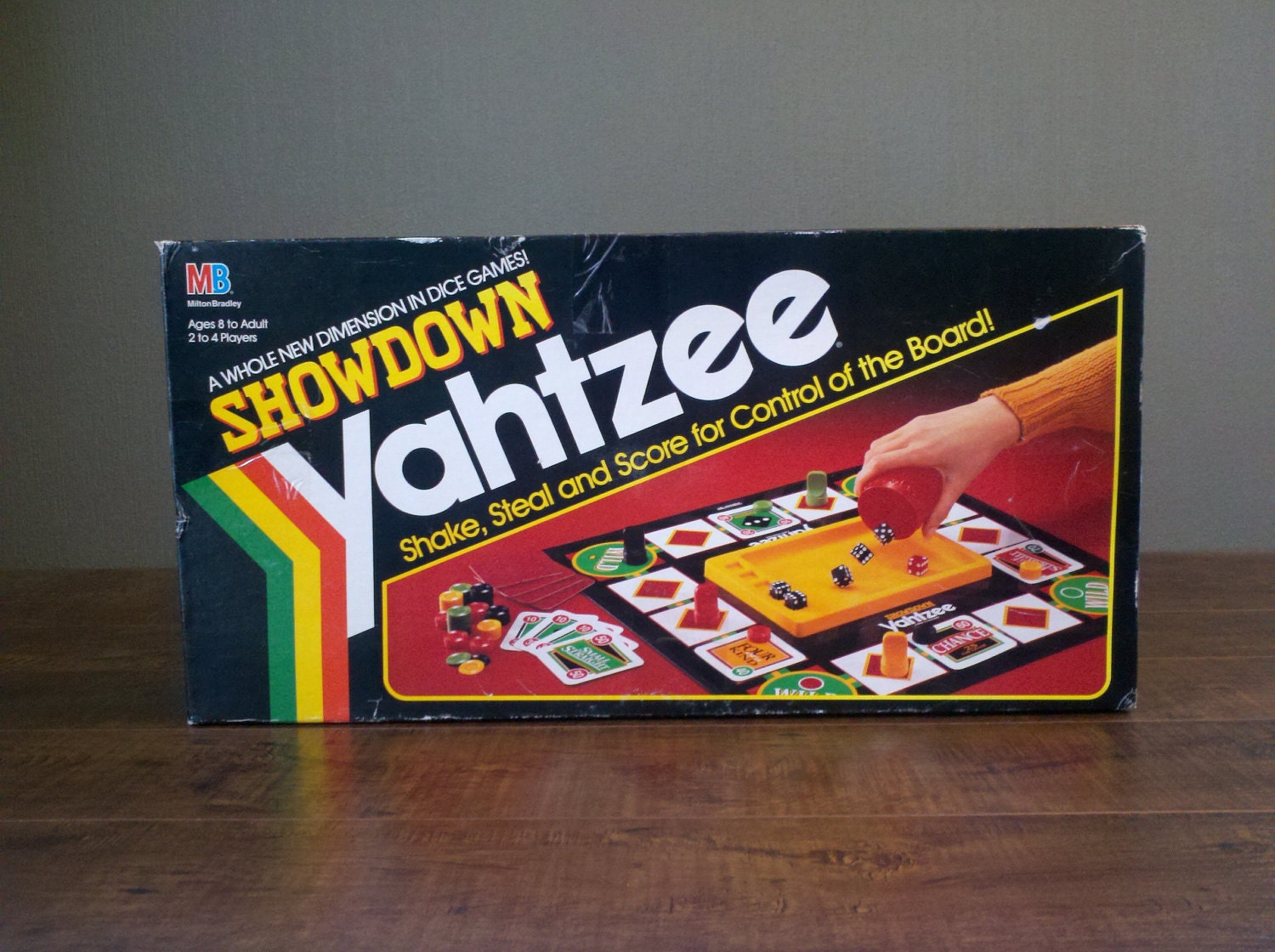 Vtg 1991 Milton Bradley Showdown Yahtzee Board Game. 2-4 Player Dice Rolling Fun Boardgame. Shake Steal and Score for Control.