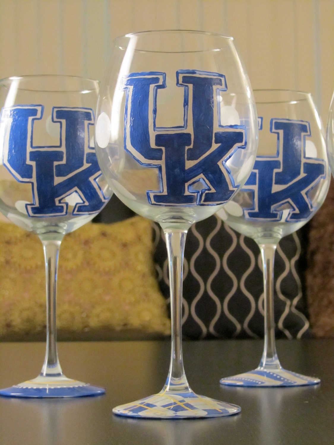 University of Kentucky Themed Polkadot UK Wine Glasses