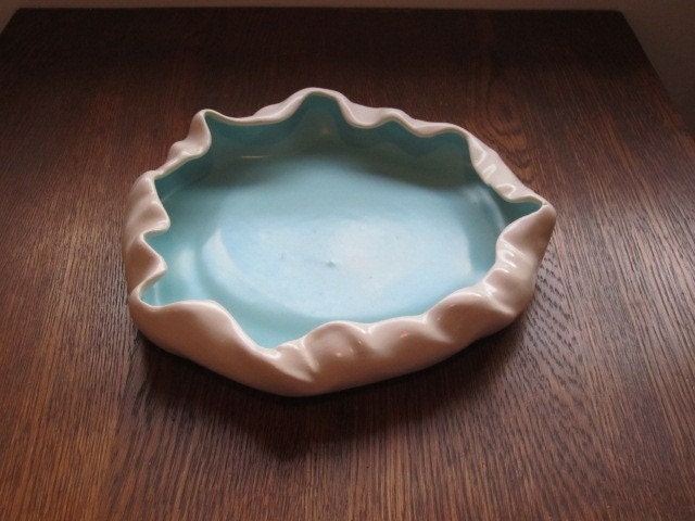 Sweet aqua and white vintage Metlox Poppy Trail tray/planter/dish
