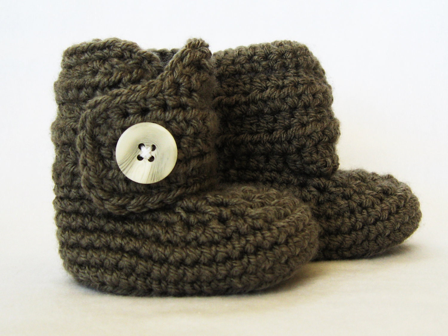 CROCHET PATTERN Baby Button Boots (4 sizes included from newborn-24 months) Instant Download