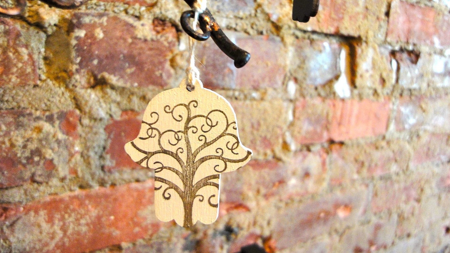 Wishing Tree Tags Wooden Set of 25 - Hamsa with Curly Tree Swirls for Weddings, Showers, Bar/Bat Mitzvah