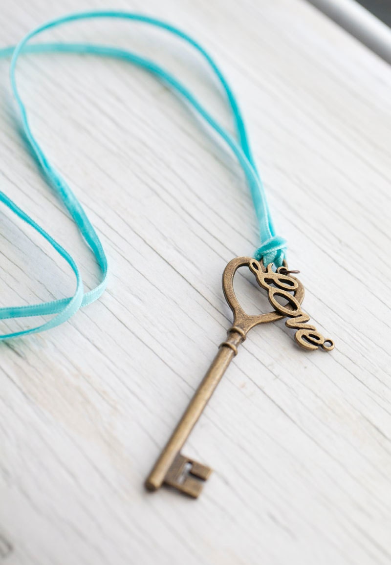 Large Heart Skeleton Key & Love. Tiffany Green . Velvet ribbon . Vintage style . Minty . Spring . Gift for her