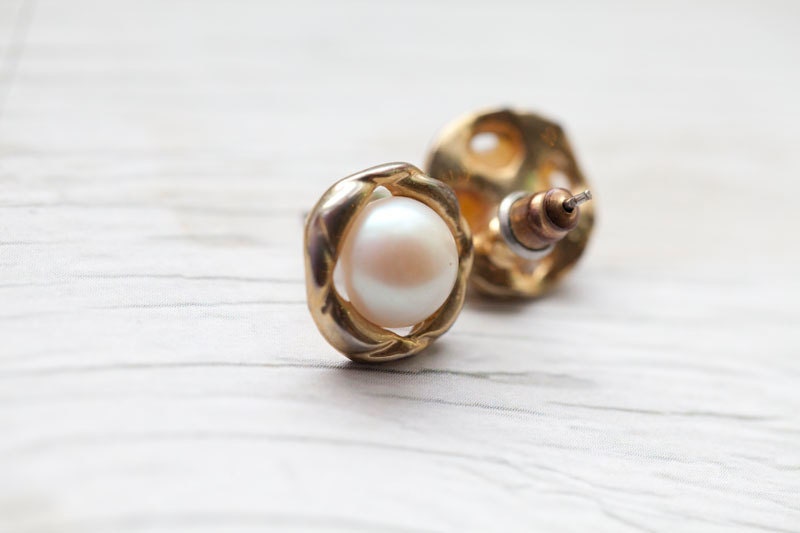 Pearl earrings . 1960 . Vintage . Spring . Classy . Mother