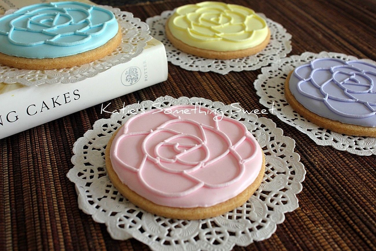 Flower Cookies-Rose Cookies-Edible Wedding Favors-Gift for Bridesmaid-Custom Birthday Gift-Bridal Shower Favors