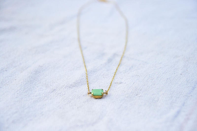 Vintage Green Glass Cabochon Necklace, Set Stone Necklace, Colored Stone Necklace