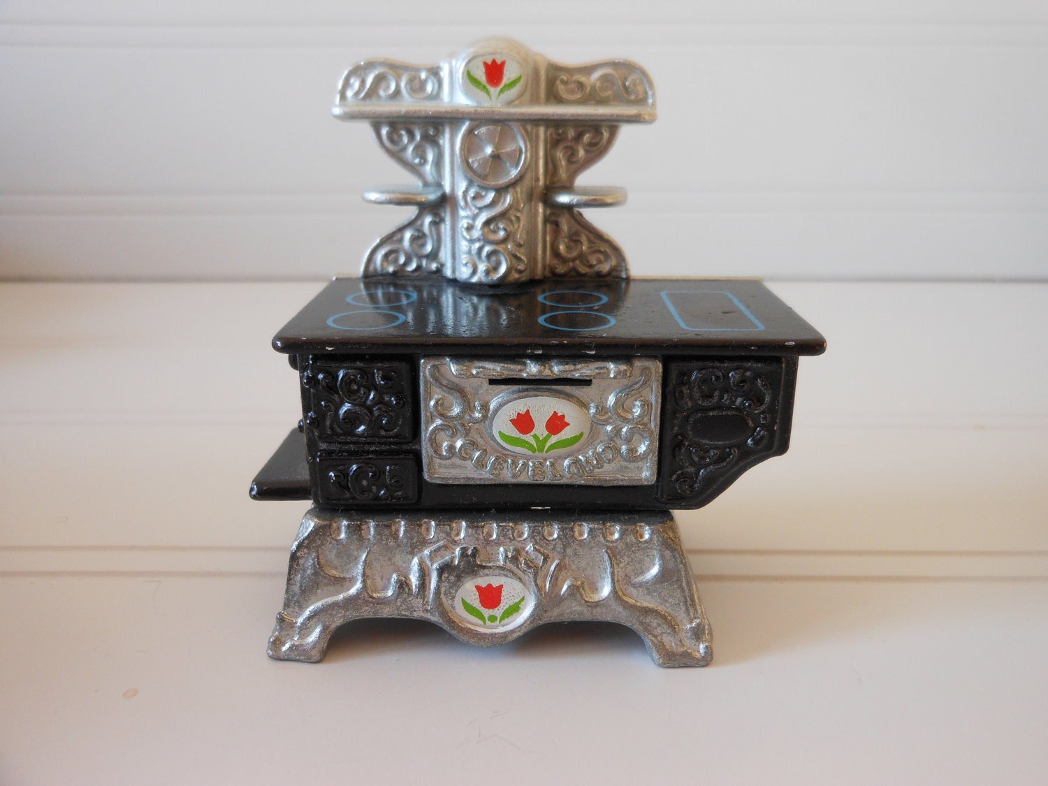 VIntage Mattel The Littles Miniature Stove Die Cast Metal Black  Doll Furniture 1980