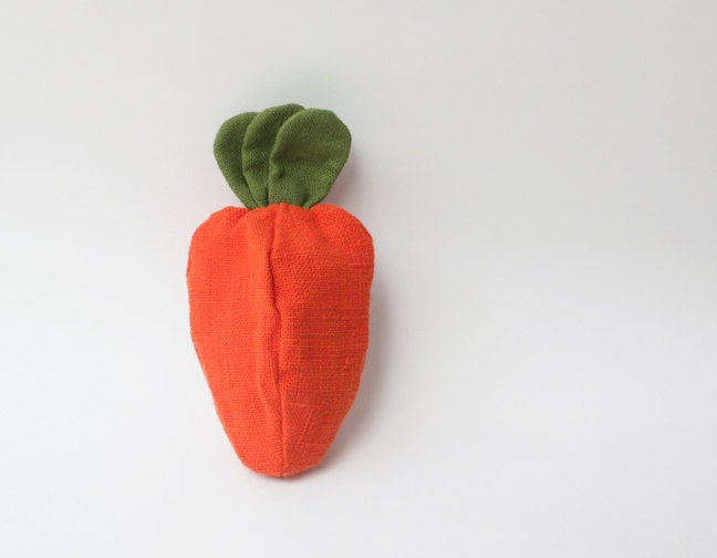 Two Small Crochet Amigurumi Bunny Rabbit in Orange Carrot Purse/Zipper Pouch Gift Set / Stuffed Toys - MADE TO ORDER, Choose your own color