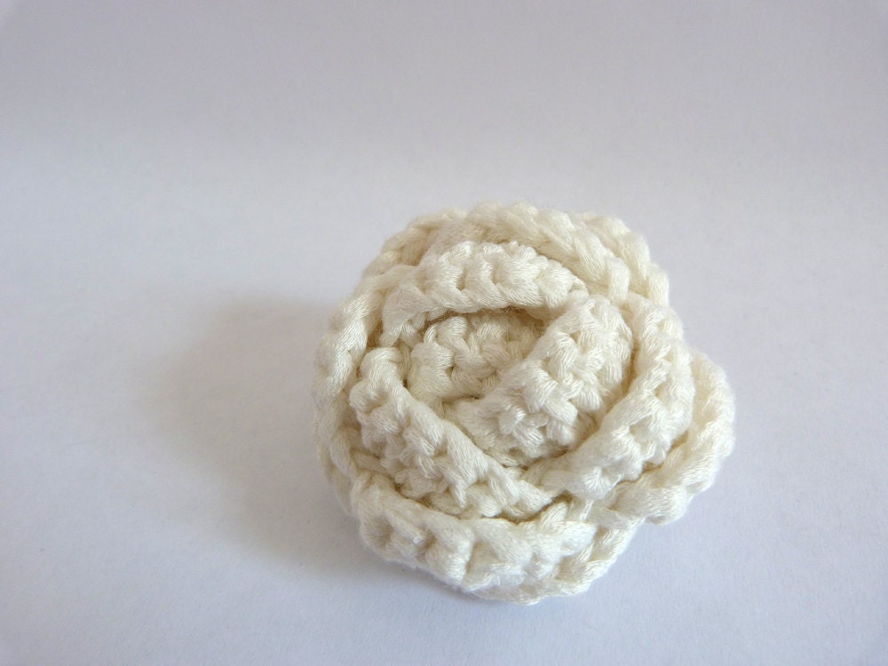 pure white rose. a crochet brooch