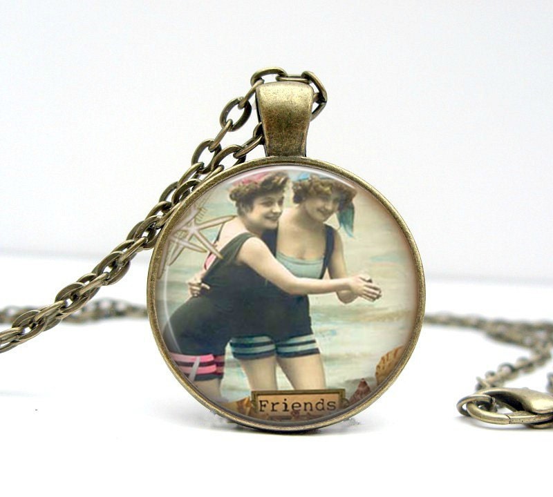 Best Friends Pendant Necklace Glass Dome Pendant Art Pendant Picture Pendant Photo Pendant