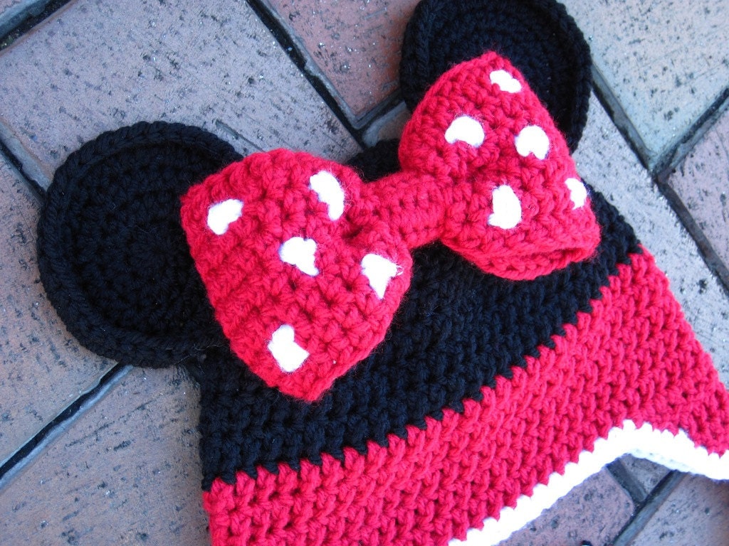 Minnie Mouse Crochet Pattern PDF - fun to make for Disneyland Disneyworld trip - beanie, earflap, braids, ties