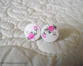 THE WOODEN EARRINGS - Pink Vintage Floral