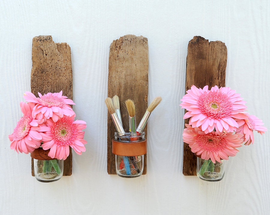 Bottoms Up mason jar sconce, rustic reclaimed wood fence picket wall decoration, can be rotated 180 degrees