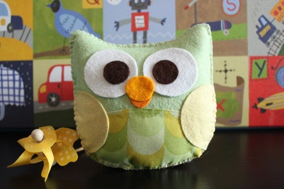 Owl Plush Felt Toy - Nursery Decoration - Party Favors - Mr. Alessandro The Owl