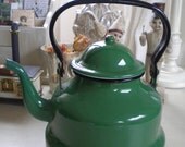 Vintage french enamelled green kettle. BARGAIN PRICE 15 euros instead of 20.
