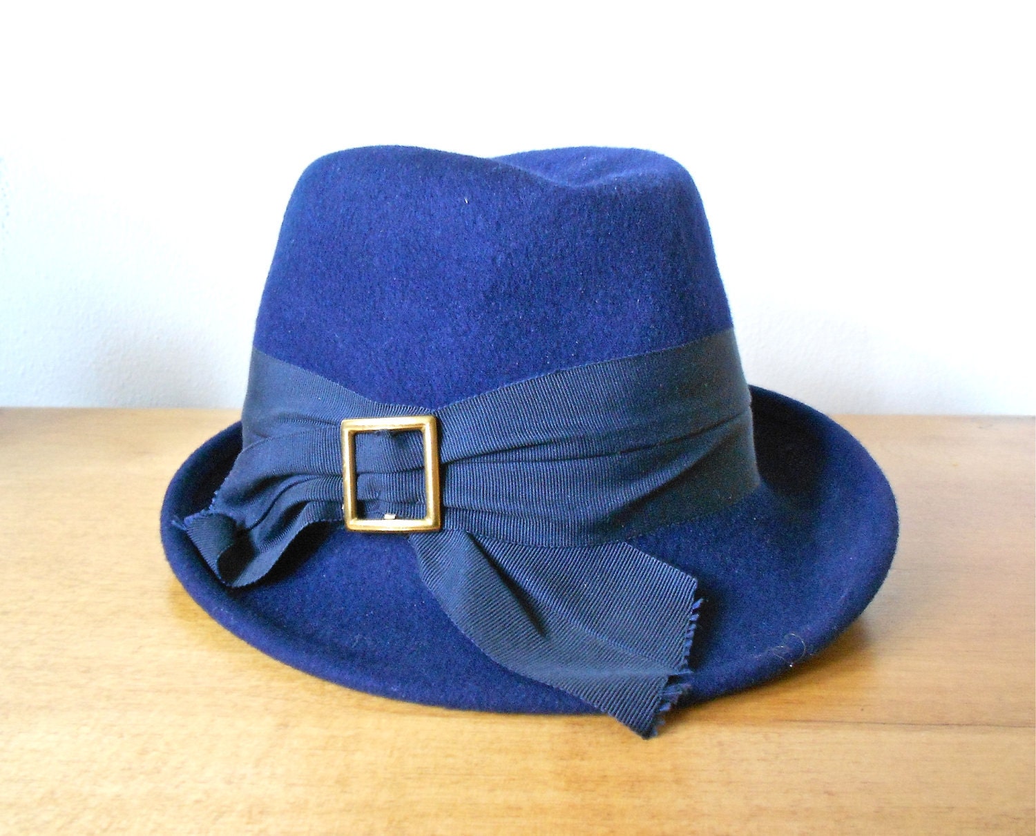 Vintage Ladies Purple Wool Hat with Brass Buckle by Glenover New York Size 6 Mad Men Style - Mid Century Chic