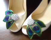 Peacock Shoe Clips. Green peacock leaves Shoe Clips. Feathers, Wired petals, Bride, Bridal, Wedding. -LISSA MARIE CLOLLECTION- - MyDreamWedding