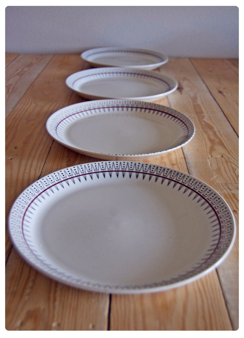 Norwegian design plates - Retro style a set of 4. Egersund, made in Norway