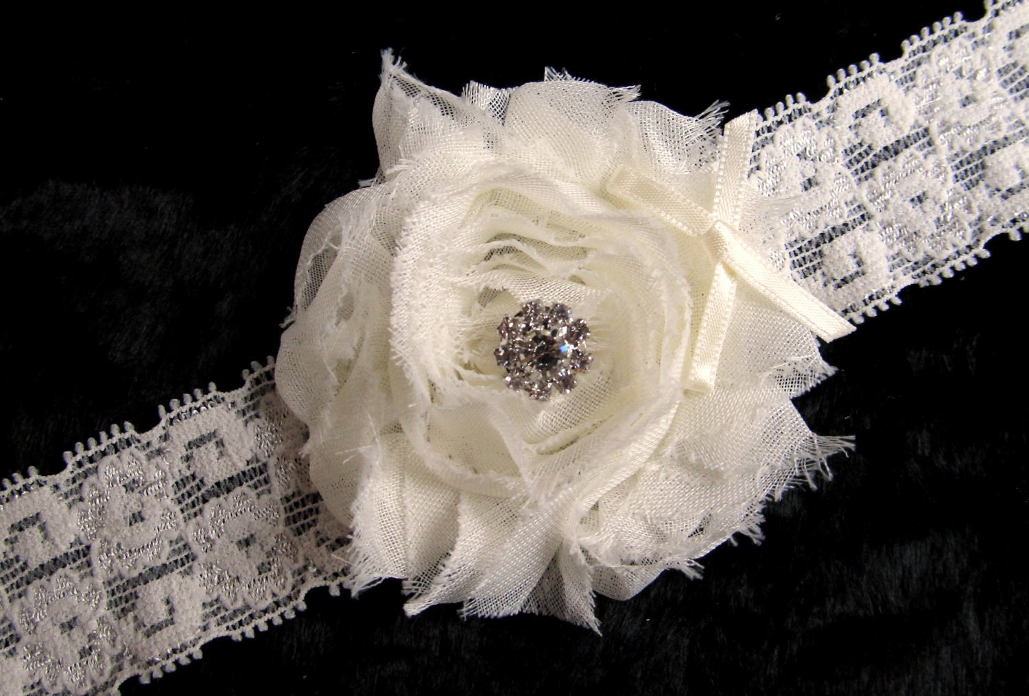 Vintage Inspired Bridal Garter in Ivory - Single Lace and Chiffon Garter