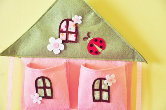 Felt & Fabric Pink House Bow Holder and wall pocket