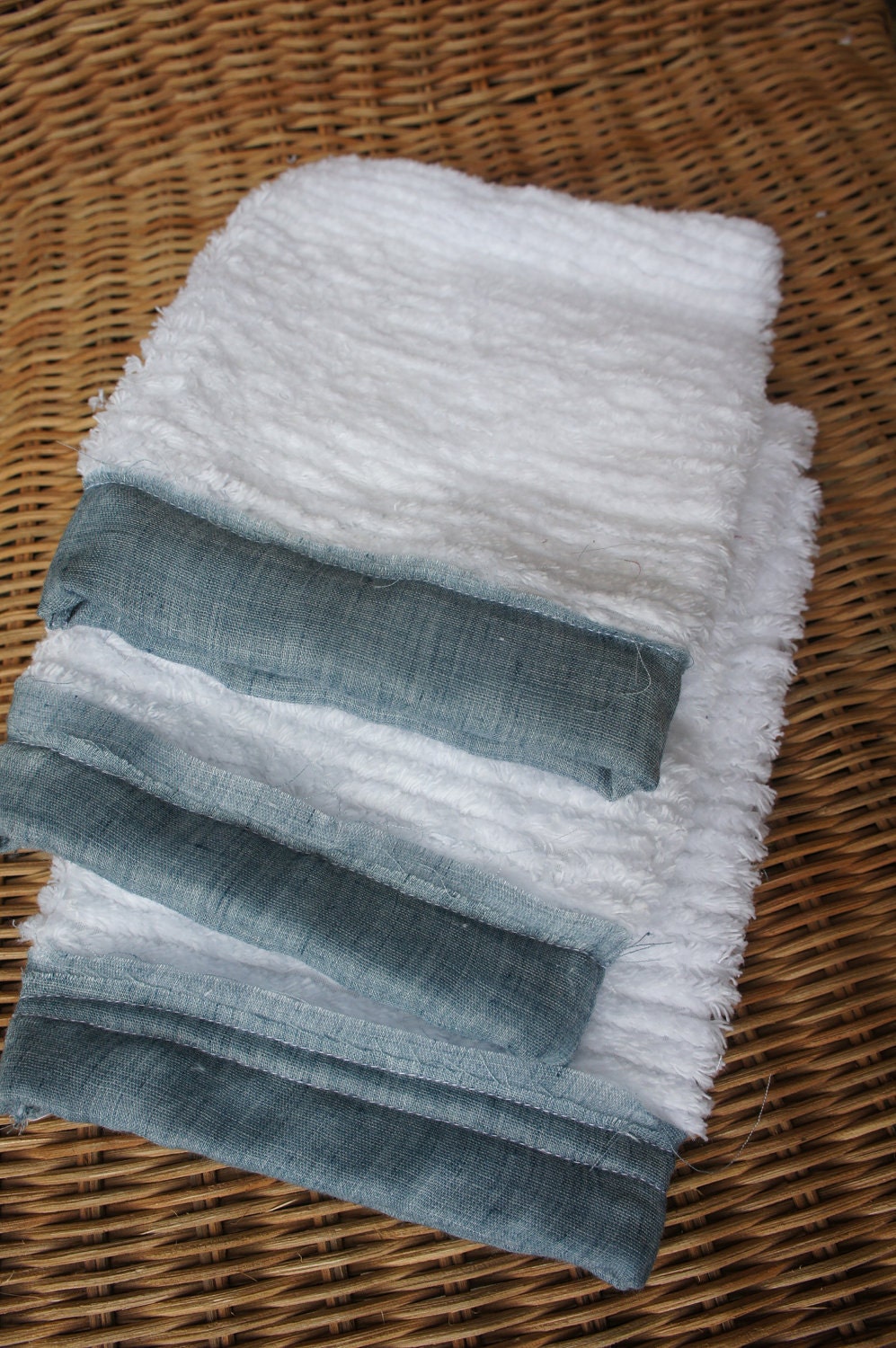White Cotton Bathtime Mitten: two super soft cotton Chenille and blue wash gloves
