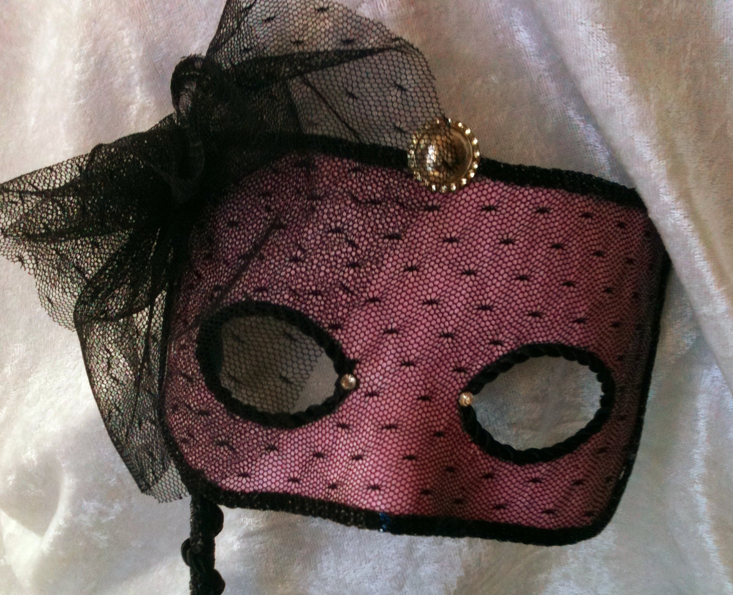 Lady Audrey / Venetian Vintage Style Mask